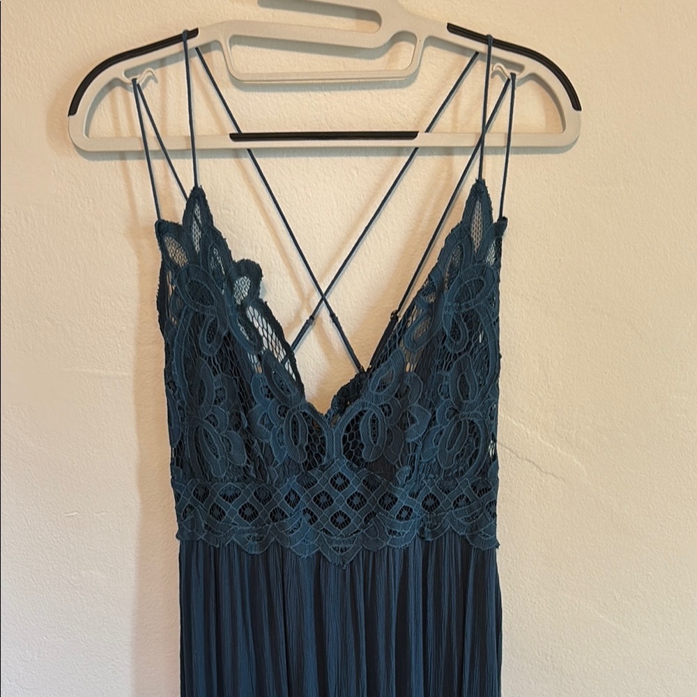 Elegant Lace Maxi Dress in Teal